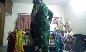Sexy babe se masturbe avec films pornos en francais un jouet jusqu'à ce que sa chatte est humide