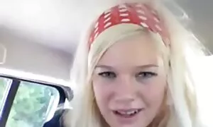 Mec baisée par deux filles blondes dans french porn family le cul
