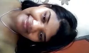 Femme porno pro français aide pendant que le mari baise son ami chaud